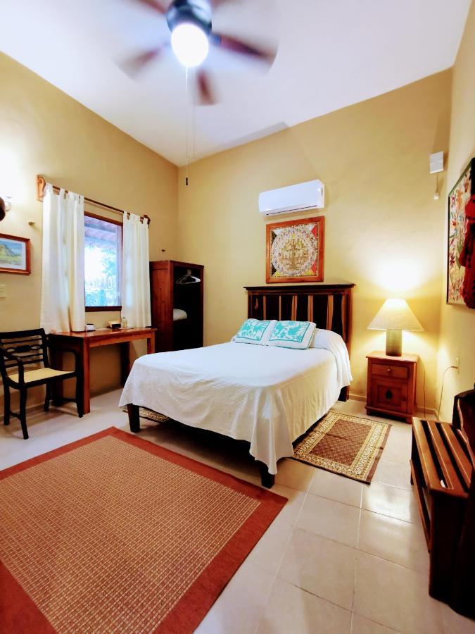 Casa Quetzal Hotel Valladolid  Buitenkant foto