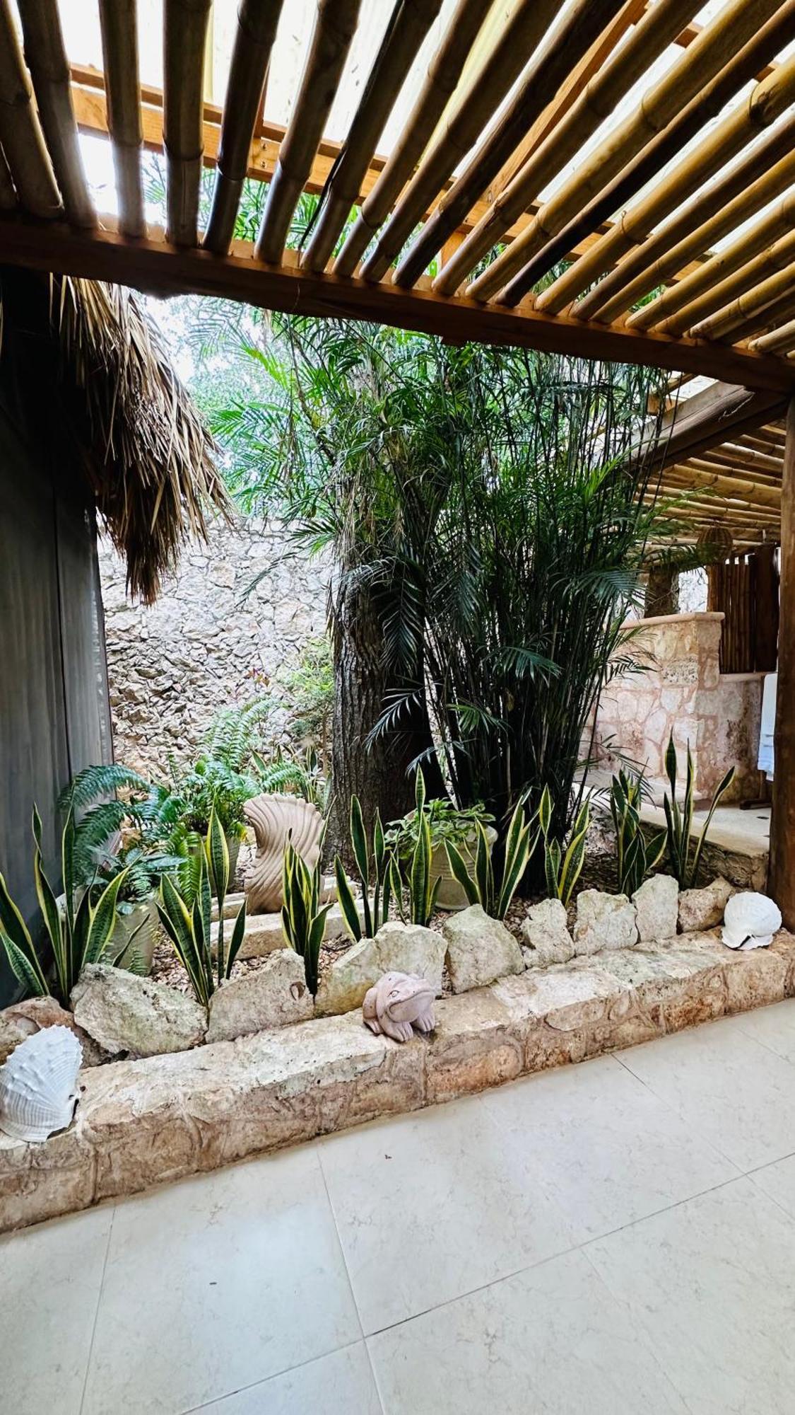Casa Quetzal Hotel Valladolid  Buitenkant foto