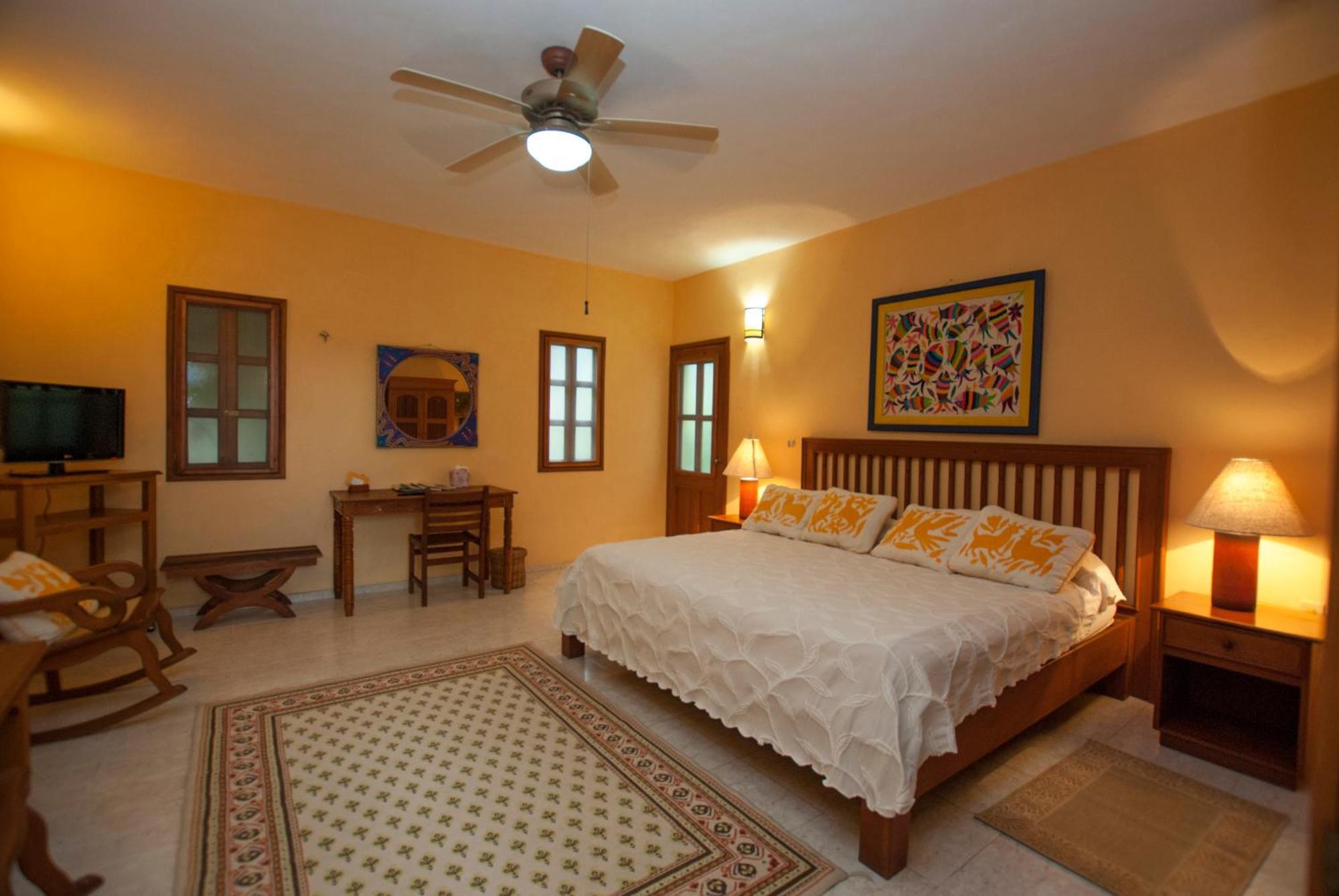 Casa Quetzal Hotel Valladolid  Buitenkant foto