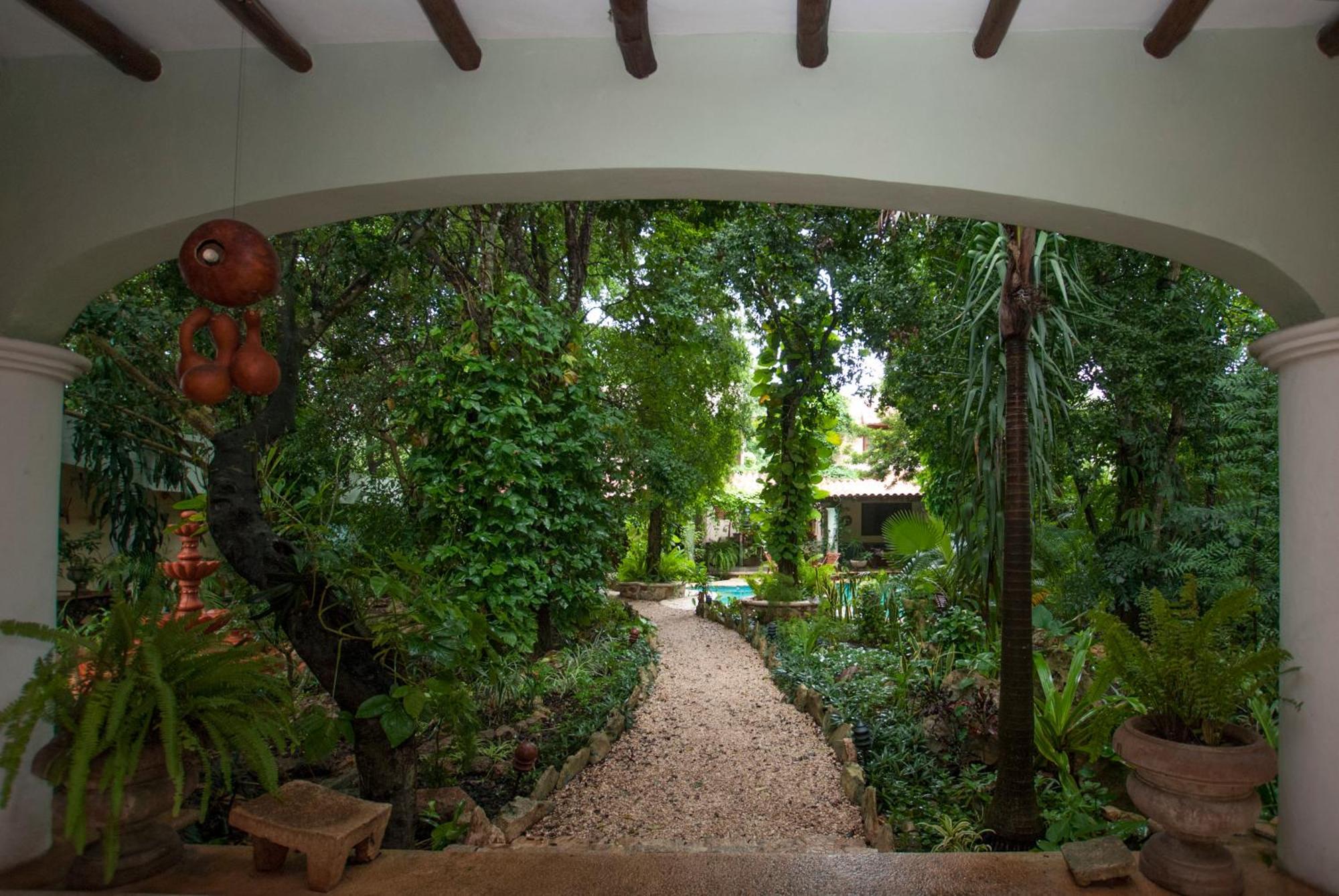 Casa Quetzal Hotel Valladolid  Buitenkant foto