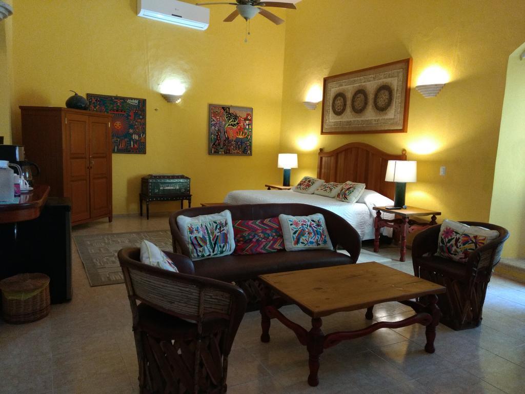 Casa Quetzal Hotel Valladolid  Buitenkant foto