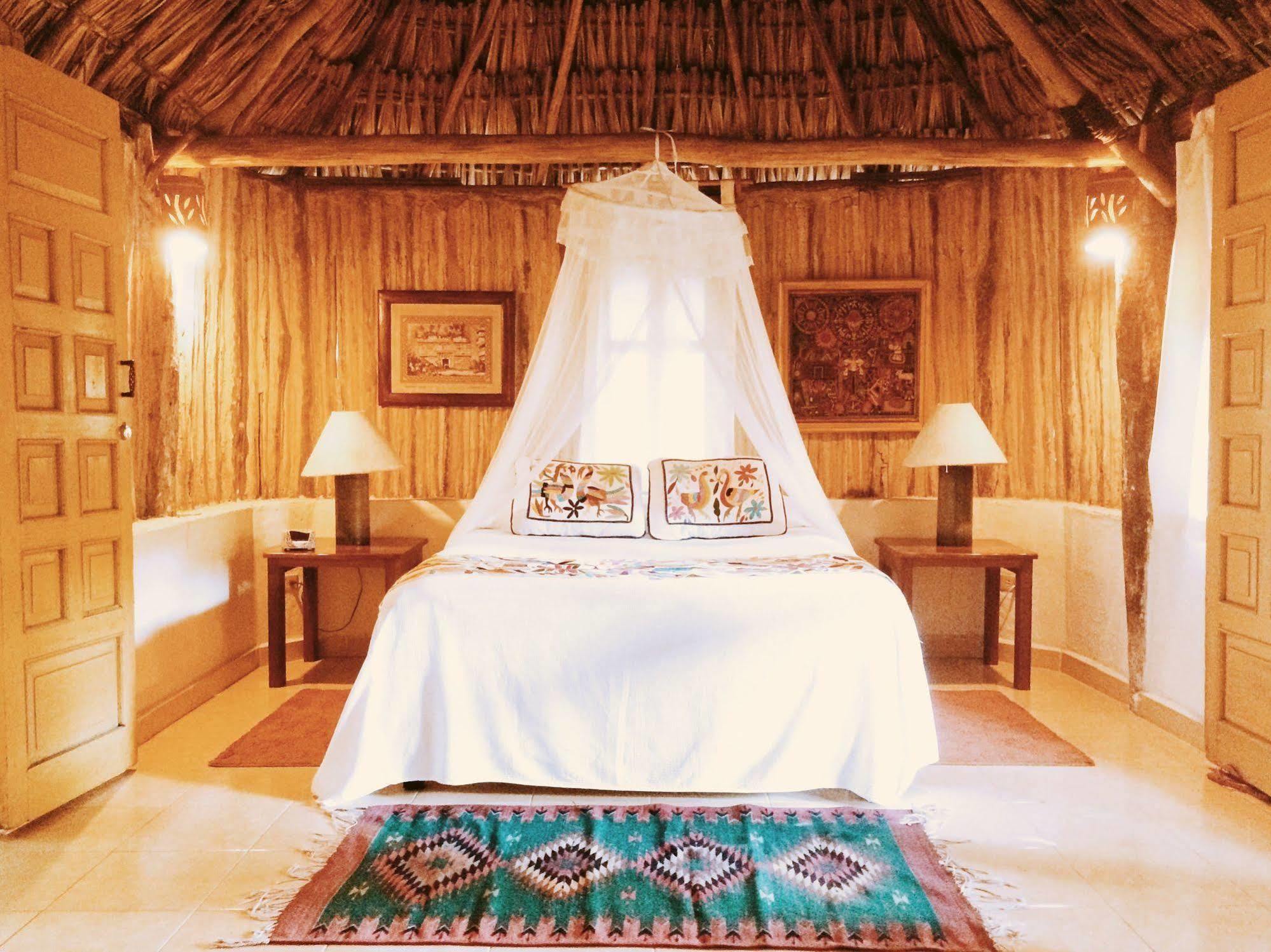 Casa Quetzal Hotel Valladolid  Buitenkant foto