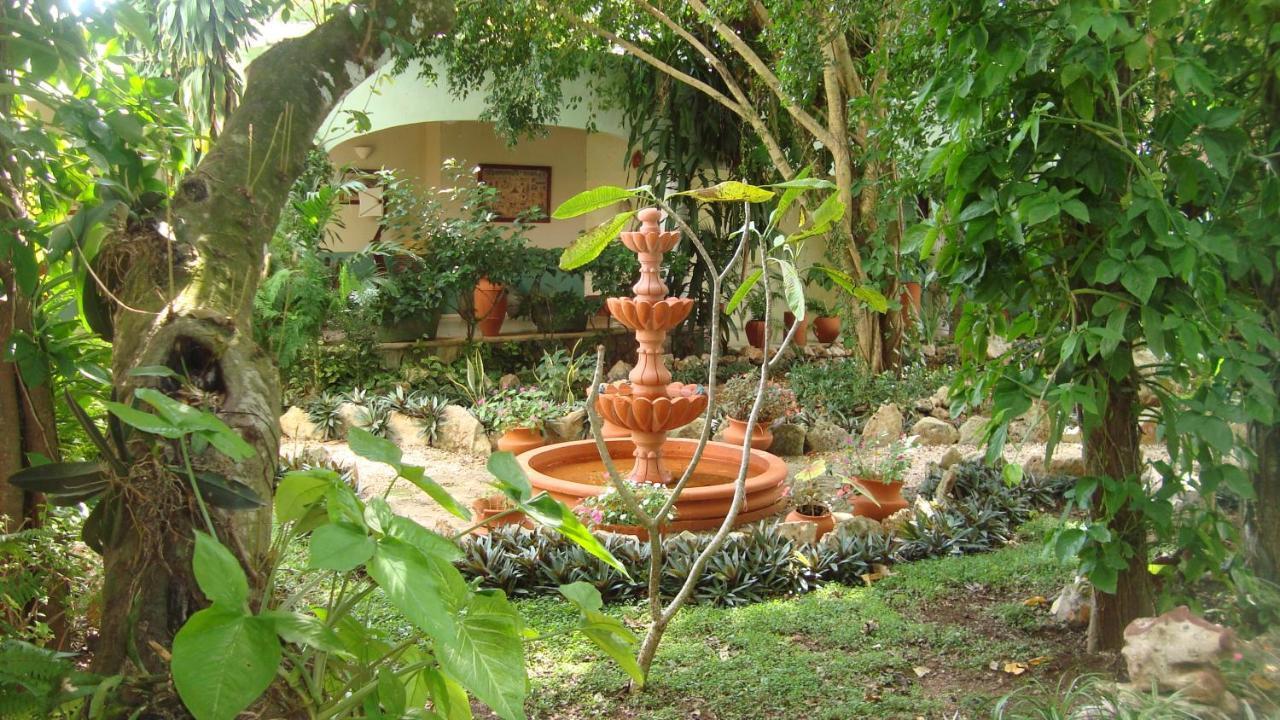 Casa Quetzal Hotel Valladolid  Buitenkant foto