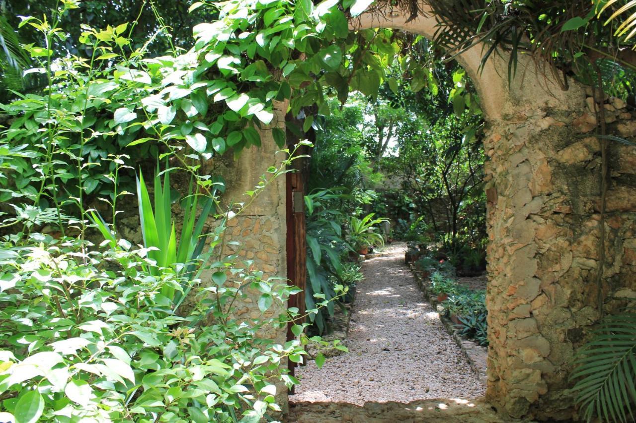 Casa Quetzal Hotel Valladolid  Buitenkant foto